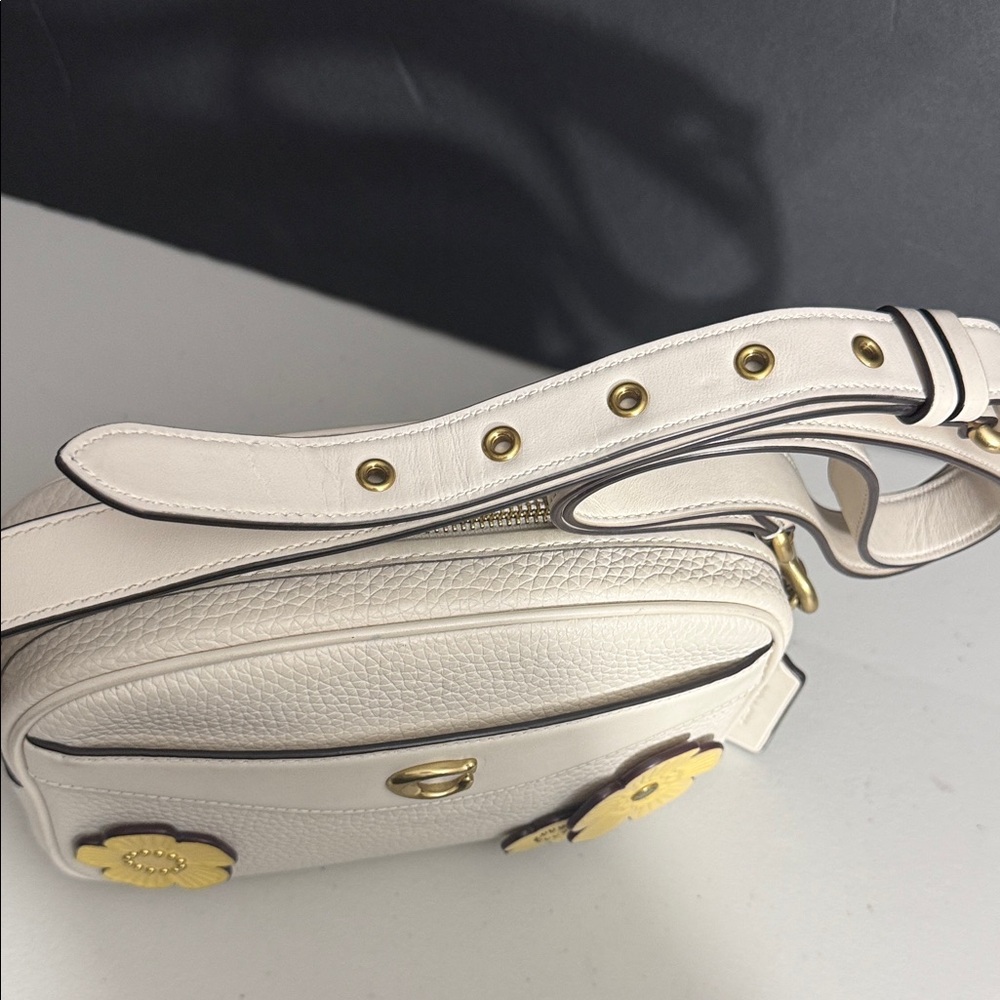 Coach TEA ROSE REIMAGINED Cream and Yellow Floral Crossbody LEATHER Bag - Picture 14 of 16